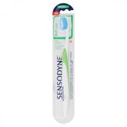 Spazzolino manuale SENSODYNE multicare medium